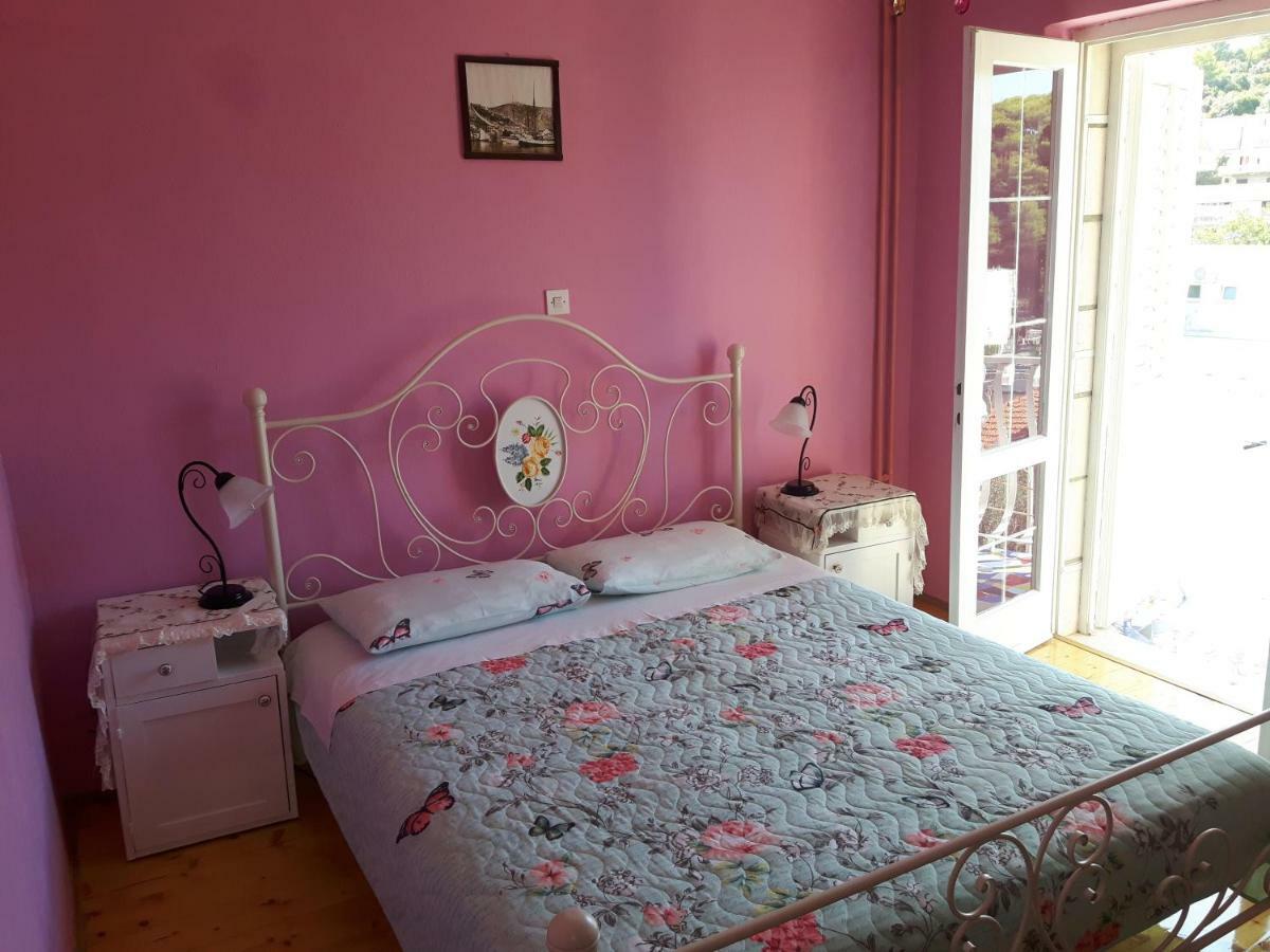 Noor Apartment And Room Hvar Town Luaran gambar
